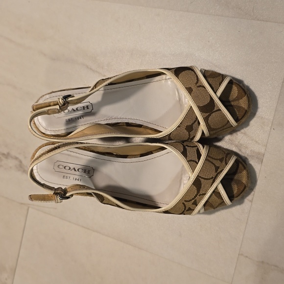 Authentic Coach Wedge Sandal - Picture 1 of 4